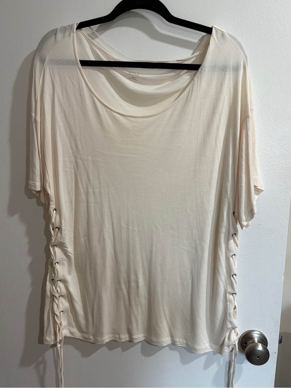 a.n.a Cream Short Sleeve Lace-Up Side Tee